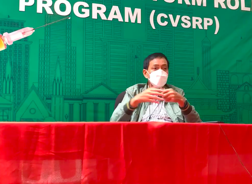 VACCINATED PEOPLE CAN DINE IN IN RESTAURANTS IN CEBU CITY. In photo is Cebu City Vice Mayor Michael Rama, who is now acting mayor, who has issued an executive order allowing restaurants and eateries to serve up to 50 percent capacity for outdoor dining. | Screen grab from live press briefing (file photo)