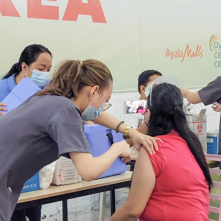 LapuLapu vaccination centers walkins Cebu Daily News