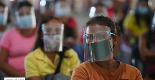 Cebu Governor Gwendolyn Garcia plans to push for the removal of face shields in public transport. | Inquirer file photo