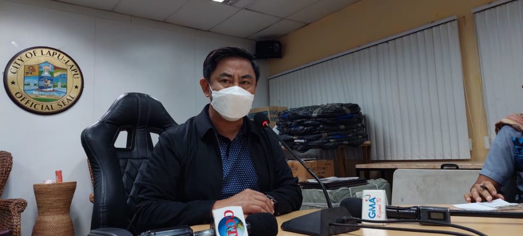 Chan on new infected employees: LAPU-LAPU MAYOR Junard "Ahong" Chan says his appointment secretary and driver, who are positive for COVID-19, have already been isolated. | Futch Anthony Inso