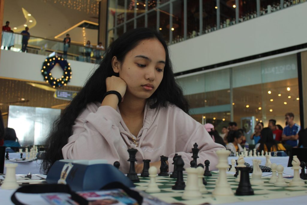 Quiñanola earns women's national master title. In photo isRegina Catherine Quiñanola as she ponders her next move in one of the chess tournaments she competed in in Cebu. | Photo from the Barracks Chess Network 