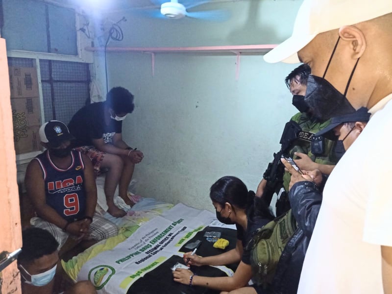 PDEA-7 nab 3 individuals in buy-bust in Barangay Labangon on Thursday, Sept. 23.