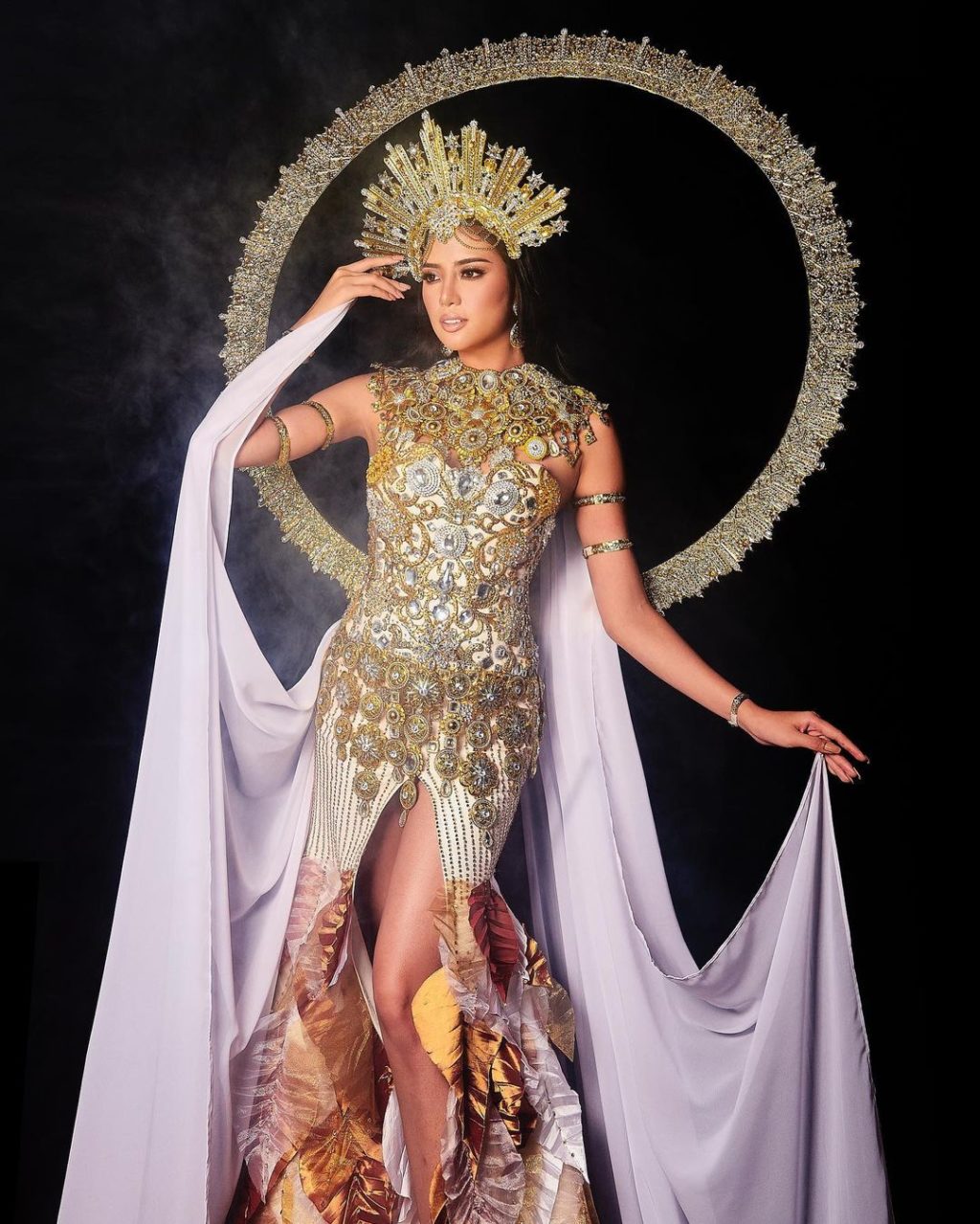 Cinderella Obeñita channels inner goddess in the national costume part of the Miss Intercontinental 2021 held in Egypt.