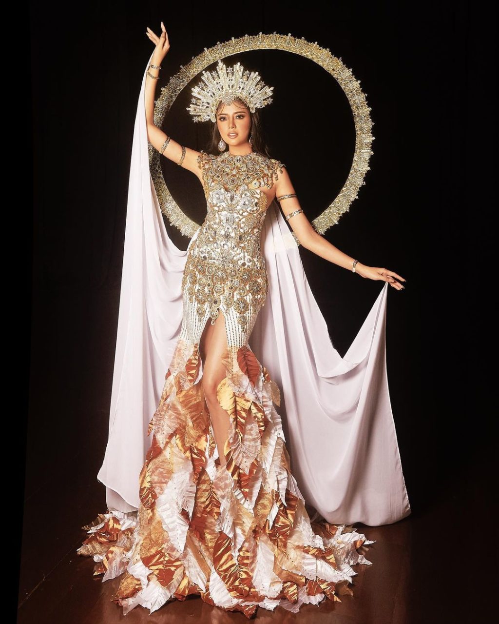 Cinderella Obeñita channels inner goddess in the national costume part of the Miss Intercontinental 2021 held in Egypt.