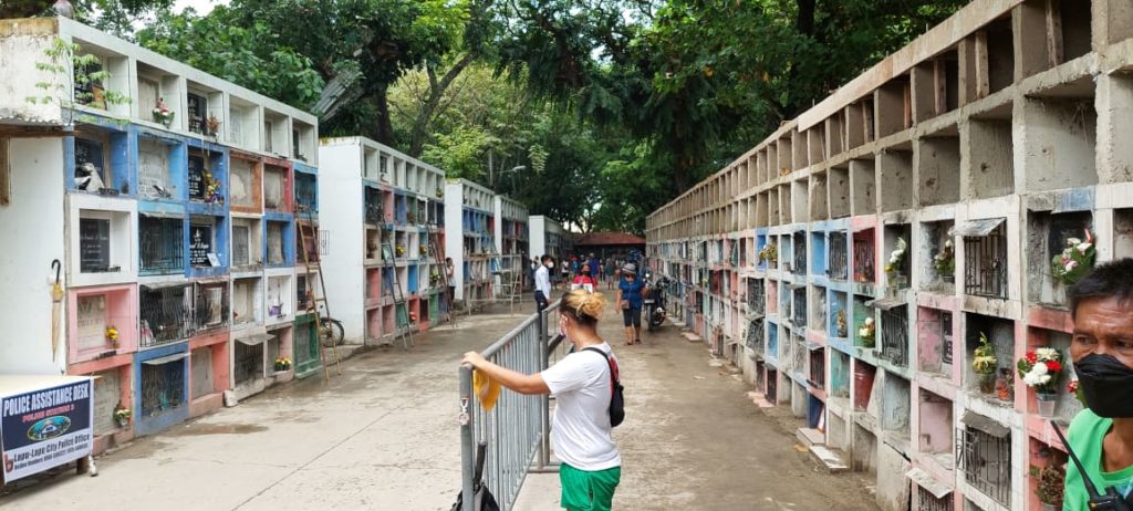 The Oponganons are asked to be patient and wait for the official guidelines from the IATF on visiting cemeteries for the Kalag-Kalag this year. In photo is the Humay-Humay public cemetery in Lapu-Lapu City on October 2021. | CDN Digital file photo