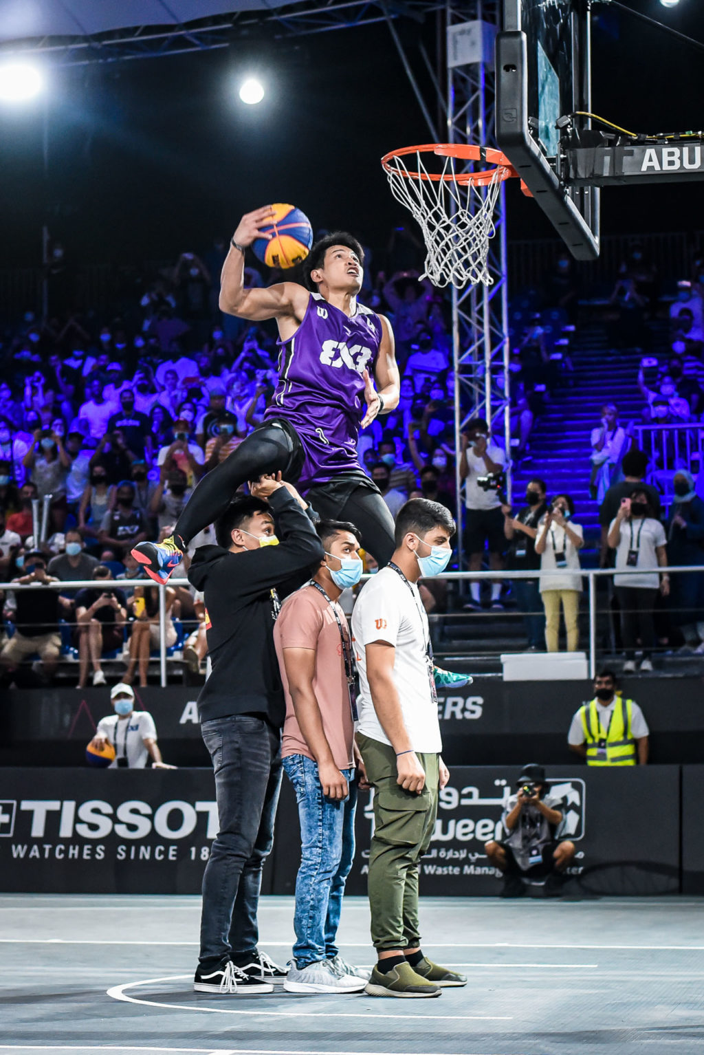 David Carlos's title-winning dunk in the slam dunk contest of the 2021 FIBA 3×3 World Tour Abu Dhabi Masters. | Photo from Chooks-to-Go Pilipinas