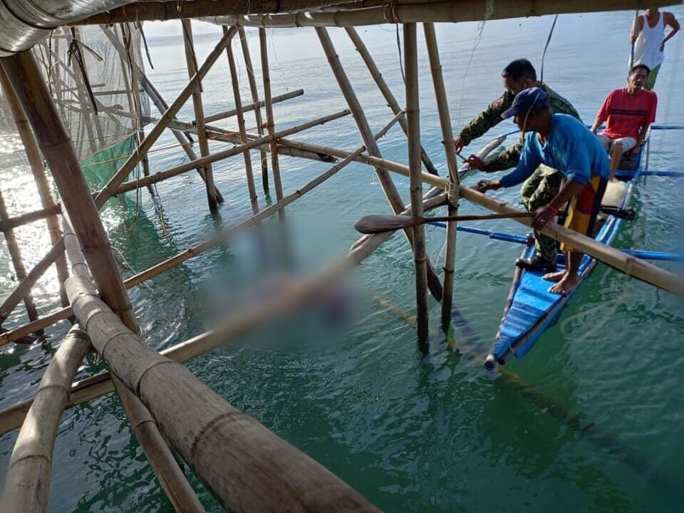 Bantay Dagay volunteer found dead. The body of Victorino Horteza Jr., a Bantay Dagat volunteer, was found floating in a fish cage in the seawater of Sitio Bitoon, Barangay Cadaruhan in Borbon town in northern Cebu on Sunday morning, Nov. 28. | Contributed photo via Paul Lauro
