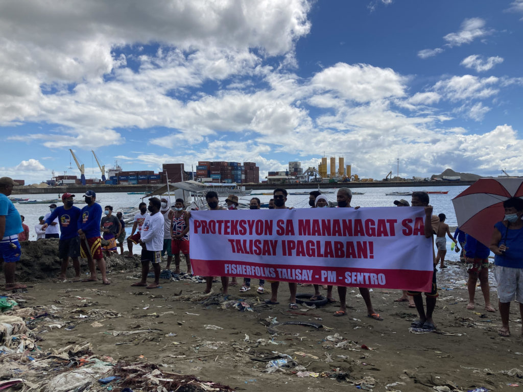 SAMSAM TO HELP CONNECT FISHERFOLKS WITH THE FIRM HANDLING THE RECLAMATION PROJECT IN THE AREA. In photo are the fisherfolks in Barangays Tangke and San Jose in Talisay City protesting the reclamation project.