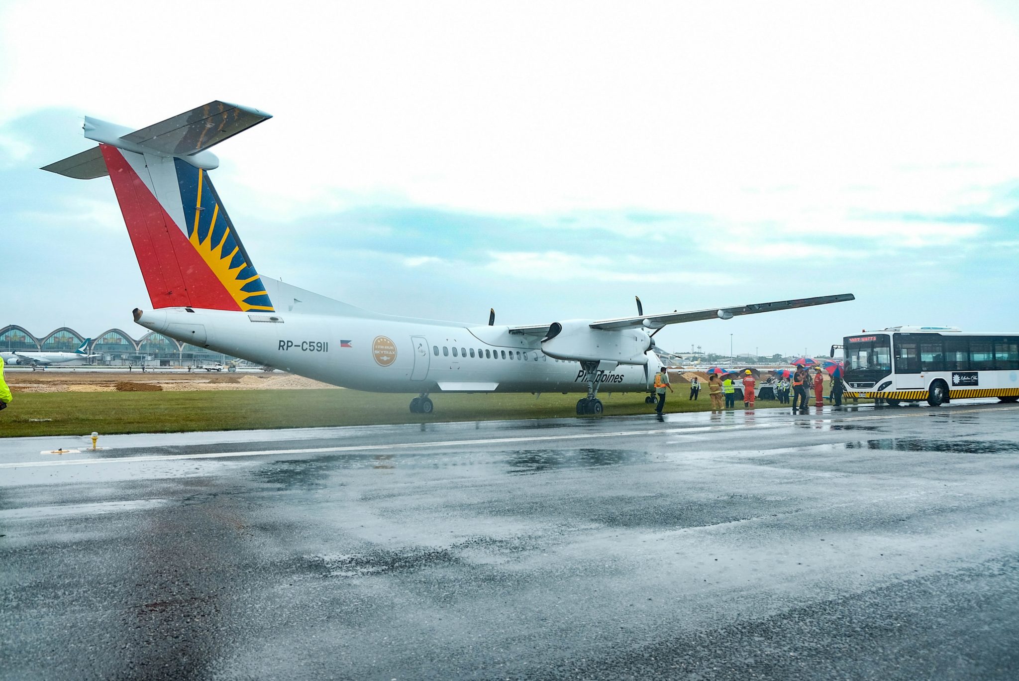 PAL plane veers off the runway at MCIA; passengers, crew safe | Cebu ...