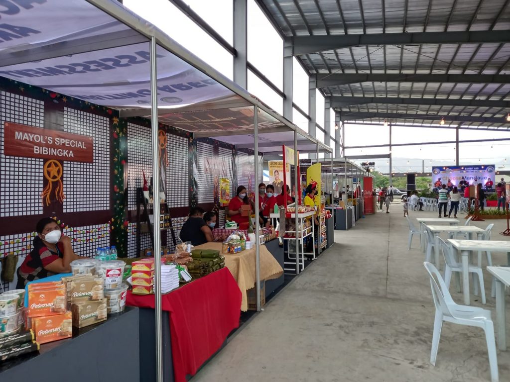 EXPERIENCE MANDAUE EXHIBIT. Tatak Mandaue products are on display at the Experience Mandaue Exhibit at Mantawi Drive Reclamation Area in Mandaue City. | Mary Rose Sagarino