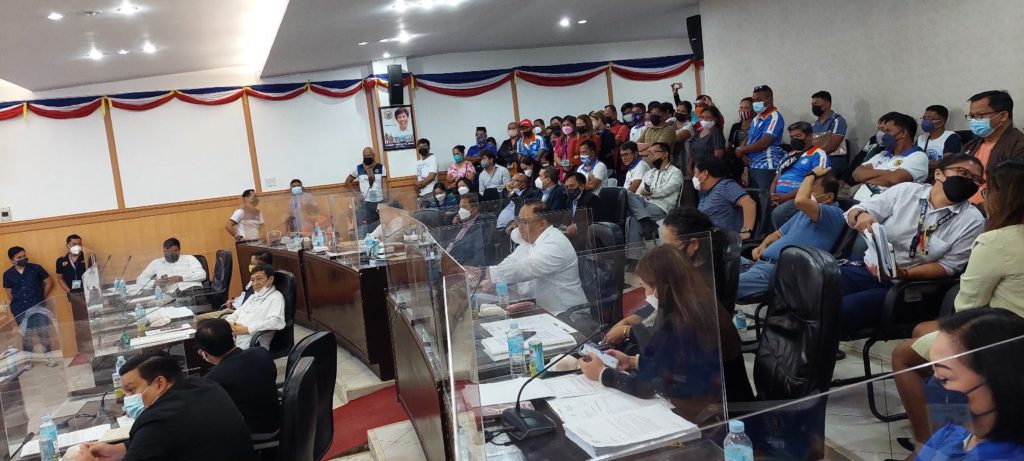 CITY COUNCIL DEFERS MEASURE TO GRANT GRATUITY PAY TO JOs. The Lapu-Lapu City Council has deferred the approval of the proposed ordinance granting P5,000 gratuity pay to job order employees in the city. | Futch Anthony Inso 