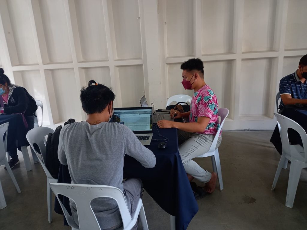 MANDAUE OPENS COWORKING SPACE. The newly opened coworking space of the Mandaue City government will be offered free for those work-from-home employees who still has no electricity and a stable internet. 