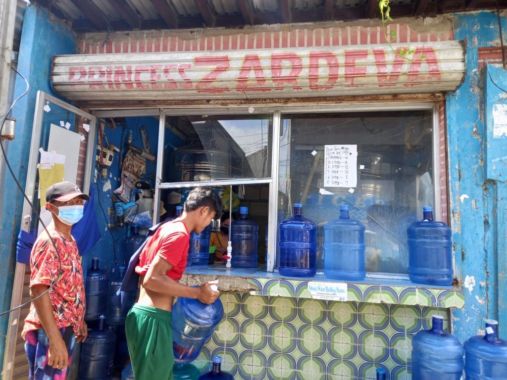 Water firm shares hard-earned lessons learned from Odette. In photo is a water refilling station at Barangay Centro in Mandaue city which closed for two weeks after the onslaught of Super Typhoon Odette which Cebu island without electricity for several weeks. | CDN Digital file photo