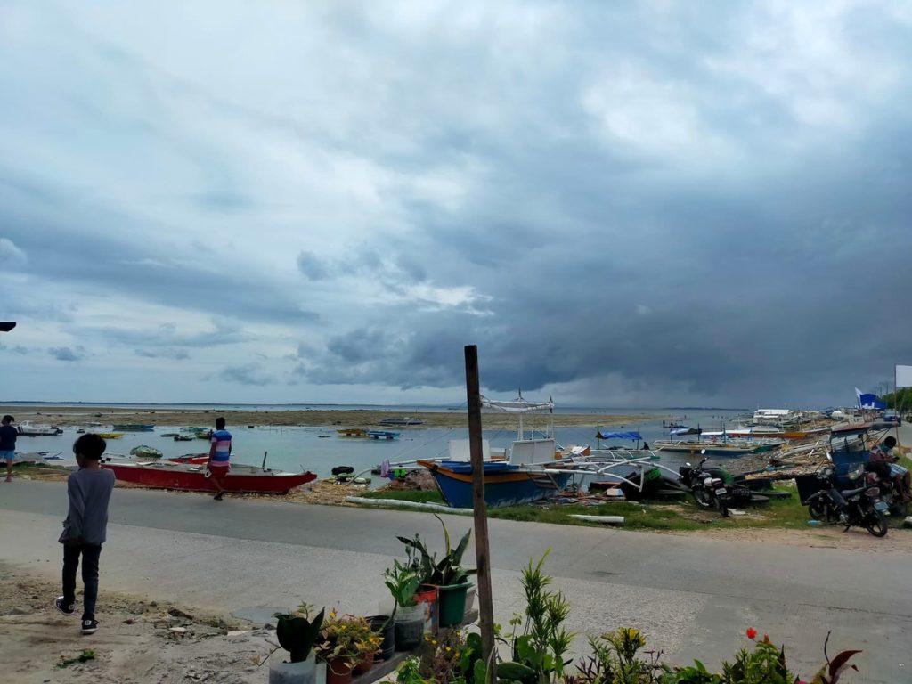 Cordova Mayor Theresa Sitoy-Cho assures that the town government will provide livelihood for those fisherfolk, who will be displaced by the reclamation project. | Delta Dyrecka Letigio
