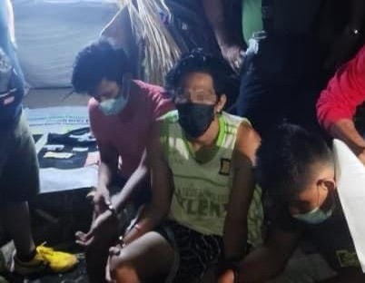 Three men are caught with suspected shabu during a buy-bust operation in Barangay Lahug, Cebu City on Friday, March 4. | Photo courtesy of PDEA-7