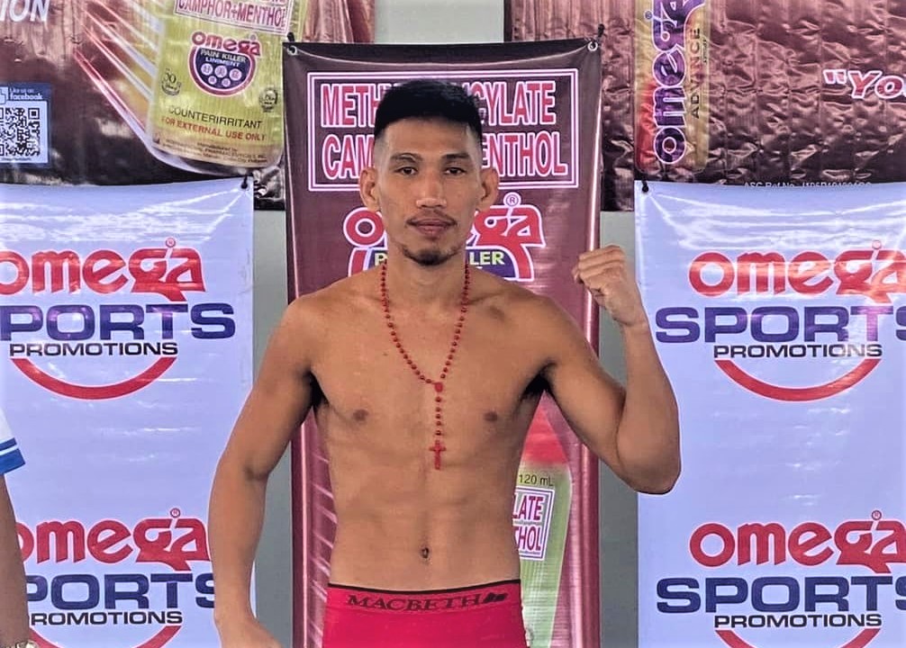 VICELLES KOs FOE. Mark Vicelles of Omega Boxing Gym strikes a boxing pose during the weigh-in of Kumbati 12 fight card. | Photo from Omega Boxing Gym.