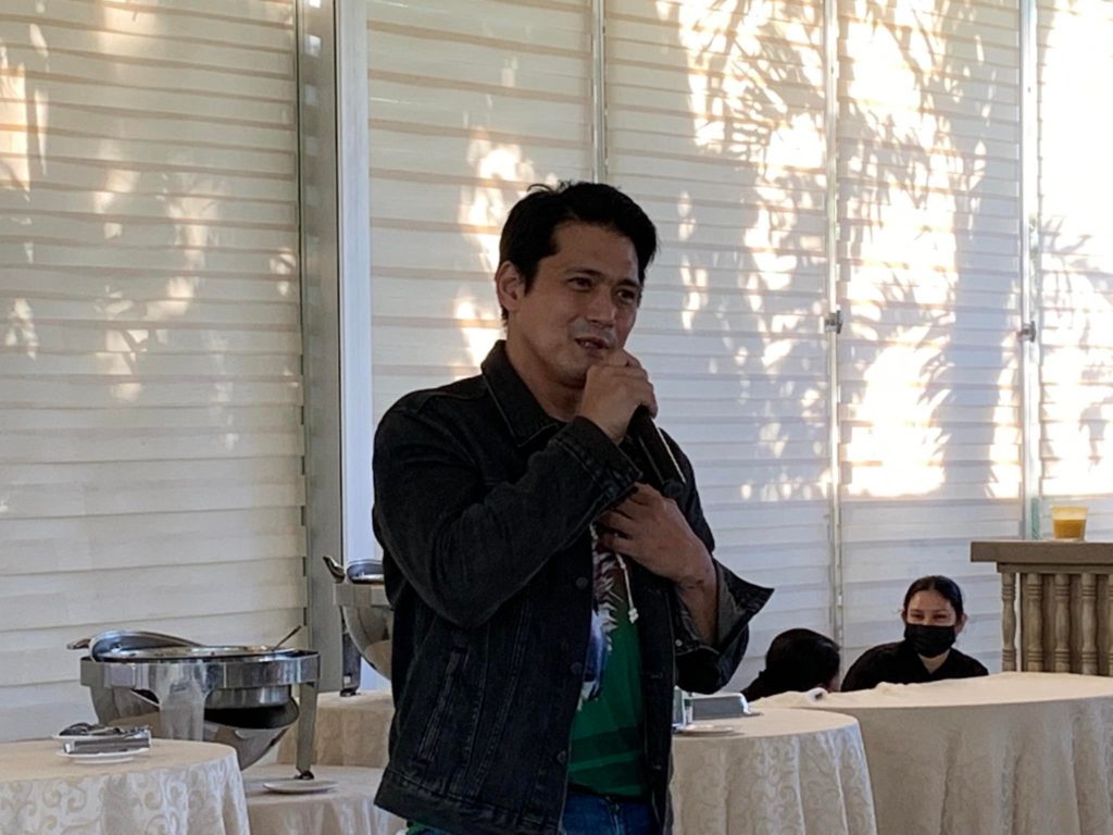 Actor Robin Padilla, who is running for a Senate seat, says that he is pushing for a federal form of government that will surely benefit Cebu. | Delta Dyrecka Letigio