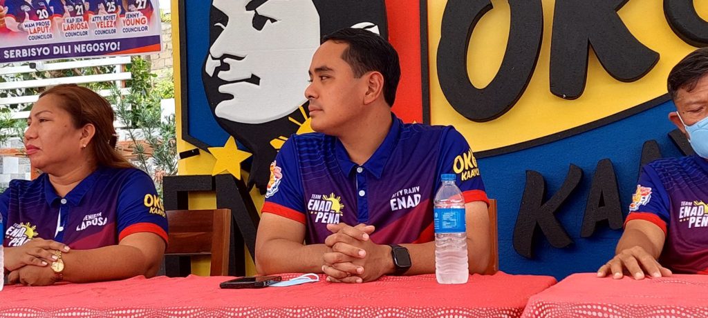 TEAM ABANTE MINGLANILLA CONTINUES LOW-KEY SORTIES. Councilor Rajiv Enad, who is running as mayor for Minglanilla town, says his party, the Team Abante Minglanilla, continues with the low-key campaign activities like handshaking, house-to-house visits, and in-person pulong-pulong. | Futch Anthony Inso