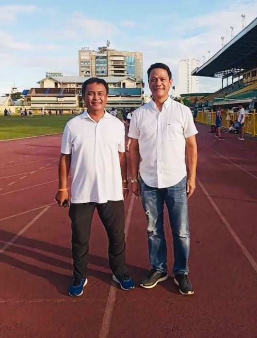 Photo of veteran race director Joel Juarez of Coco Running and Cebu City Sports Commission (CCSC) Chairman John Pages.