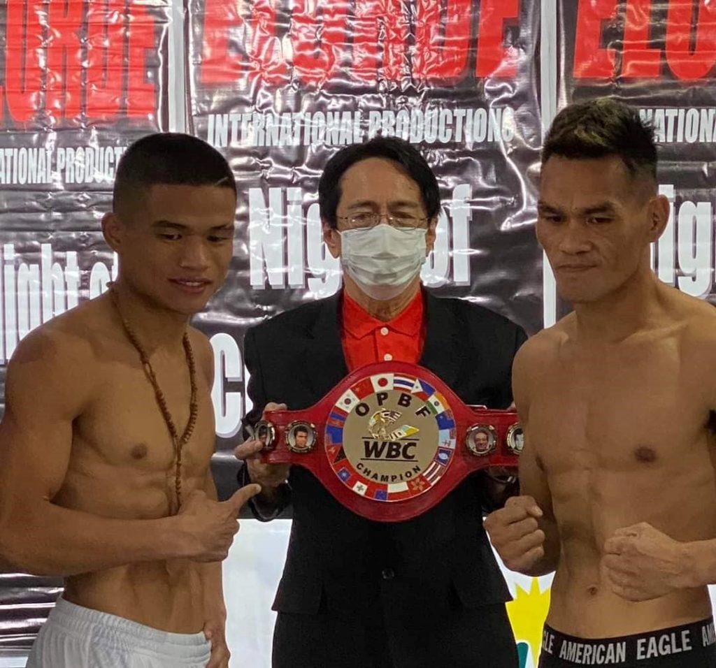 Pete Apolinar (left) and Jhunriel Ramonal (right) strike a pose after the official weigh-in for their OPBF super bantamweight showdown. | Contributed Photo