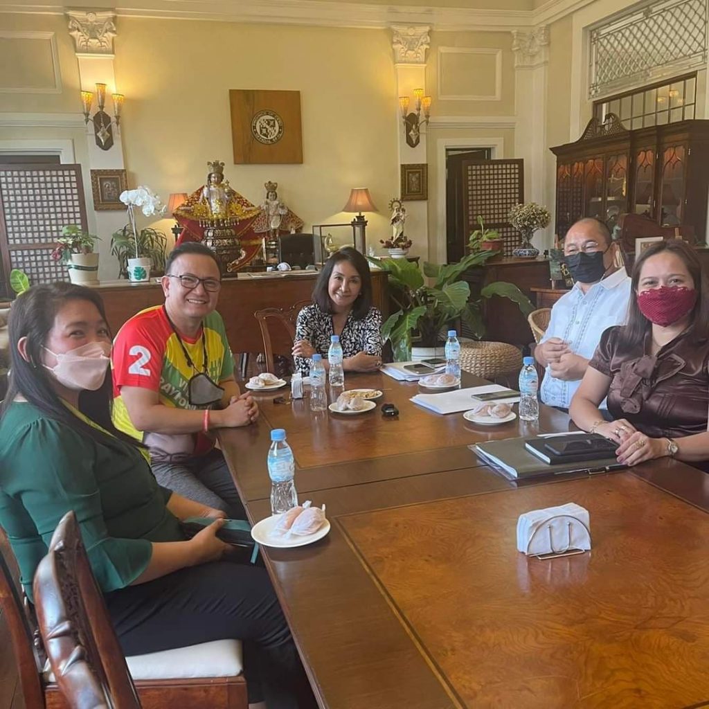 93-1 LAND SWAP DEAL TACKLED. Cebu City Councilor Raymond Garcia leads the team of Cebu City government in the meeting with Cebu Province officials to discuss further the 93-1 Land Swap deal. | Photo courtesy of Councilor Raymond Garcia