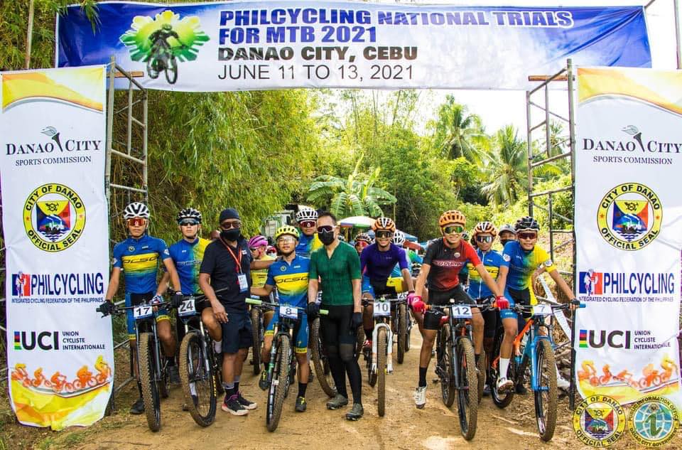 DANAO MTB RACE. Participants pose at the starting area of last year's PhilCycling National Mountain Bike Championships in Danao City, north Cebu. | Photo from DCSC Facebook page.