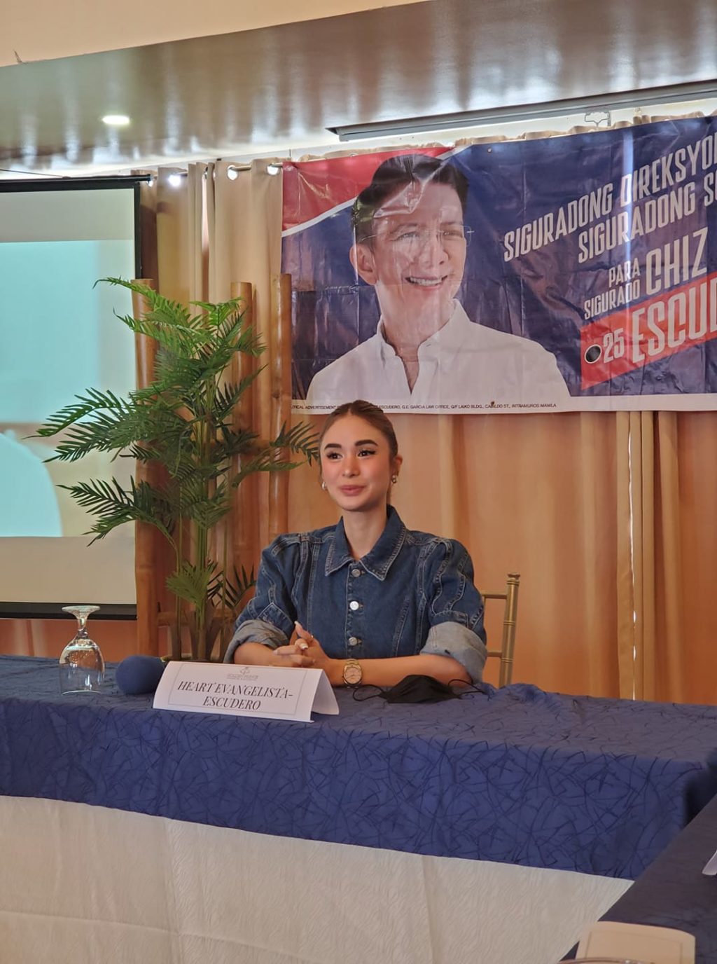 HEART EVANGELISTA CAMPAIGS FOR CHIZ IN CEBU. Heart Evangelista-Escudero campaigns for her husband, Chiz Escudero, who is running for a Senate seat in the coming elections. | Jewil Anne M. Tabiolo 