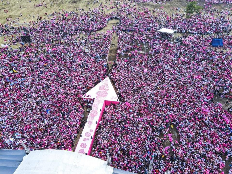 250K KAKAMPINKS ATTEND RALLY