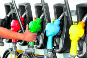 Gasoline prices down by 90¢ per liter, diesel up 60¢