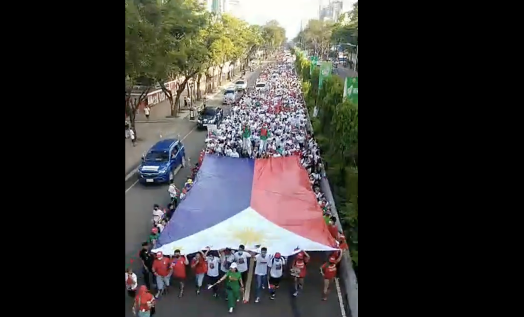 UniTeam supporters in Cebu hold ‘Unity Walk’ on eve of grand rally