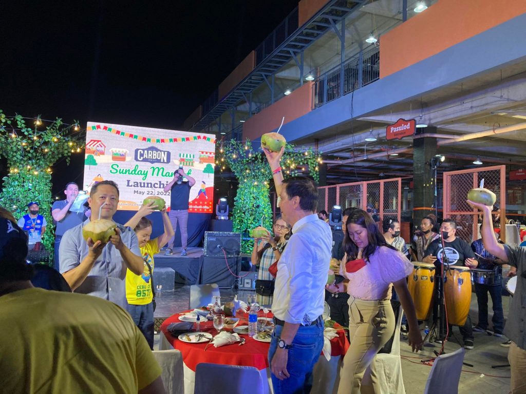 Cebu City Mayor Michael Rama leads the launching of the Carbon Sunday Market on Sunday, May 22, 2022. | Wenilyn Sabalo