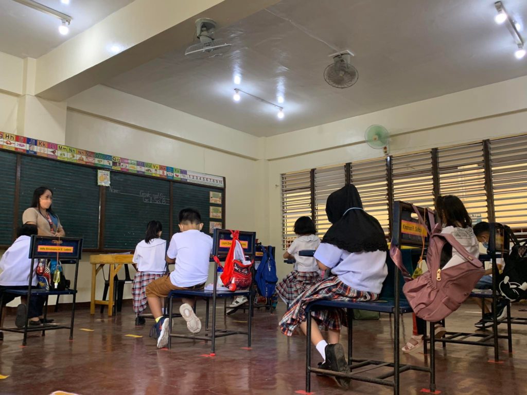 Face-to-face classes at Cebu City Central School for story:Central Visayas: 1.4M enrollees and counting