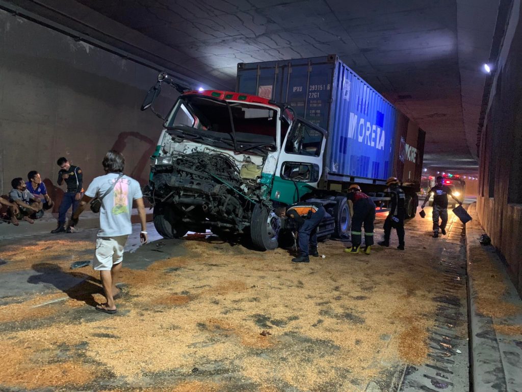 This is one of the container trucks involved in the 5-vehicle pileup inside the north bound lane of the South Road Properties tunnel at past 4 p.m. today, June 3. | Pegeen Maisie Sararaña