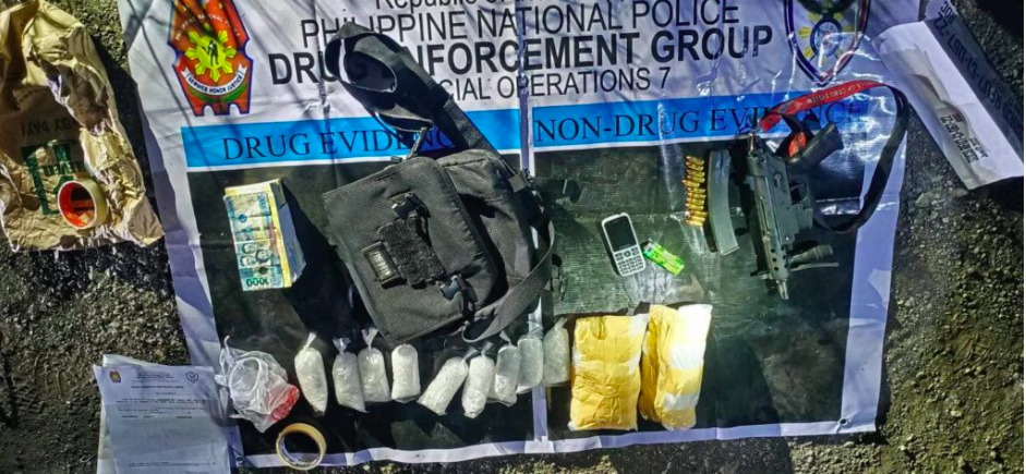 On Friday, June 17, authorities confiscated P20.4 million worth of suspected shabu and the slain of one of the suspects inside the Chinese Cemetery in Barangay Carreta, Cebu City. | Photo courtesy of PDEG-SOU