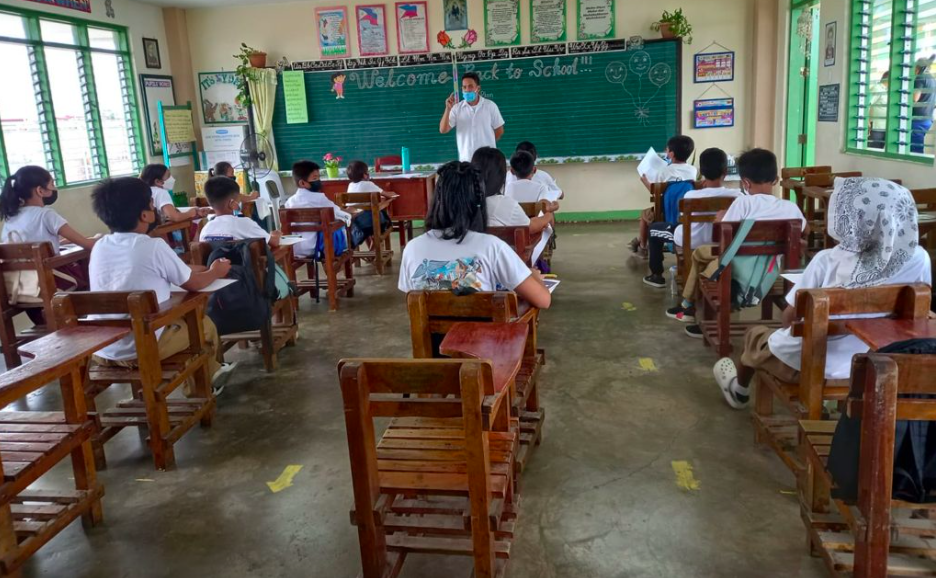 The Mandaue City government is calling on the Department of Education in Manila to help them rehabilitate public schools in the city, which have been damaged by typhoon Odette. In person classes have already been implemented in the city.  | CDN Digital file photo (Mary Rose Sagarino)