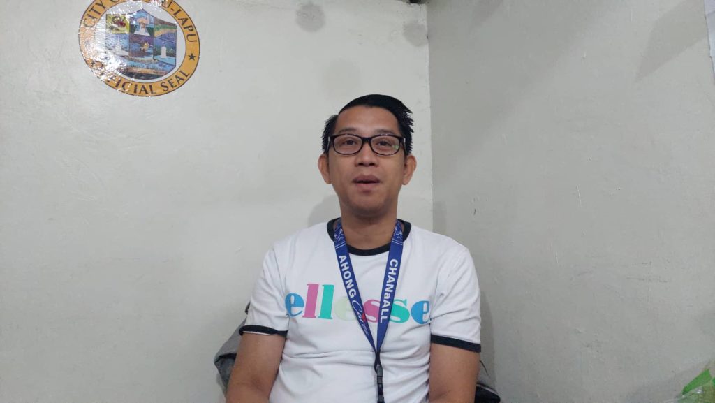 CAW-OY GETS P50K INCENTIVE. Gary Lao, head of the City of Lapu-Lapu Substance Abuse Prevention (Closap), says that P50,000 incentive has been given to Barangay Caw-oy in Olango Island in Lapu-Lapu City for being declared a drug-cleared barangay in December 2021. | Futch Anthony Inso