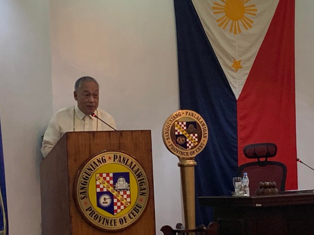 DAVIDE MAKES CALL. Vice Gov. Hilario Davide III urges the 16th Cebu Provincial Board to make laws that can help Cebuanos cope with the impact of the rising fuel costs. | Morexette Marie B. Erram
