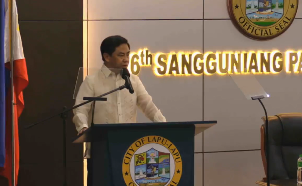 Lapu-Lapu City Mayor Junard "Ahong" Chan lays out JUNARDCHAN, his 10-point agenda, to the City Council during his inaugural speech at the first session of the council, today, July 7. | Futch Anthony Inso 