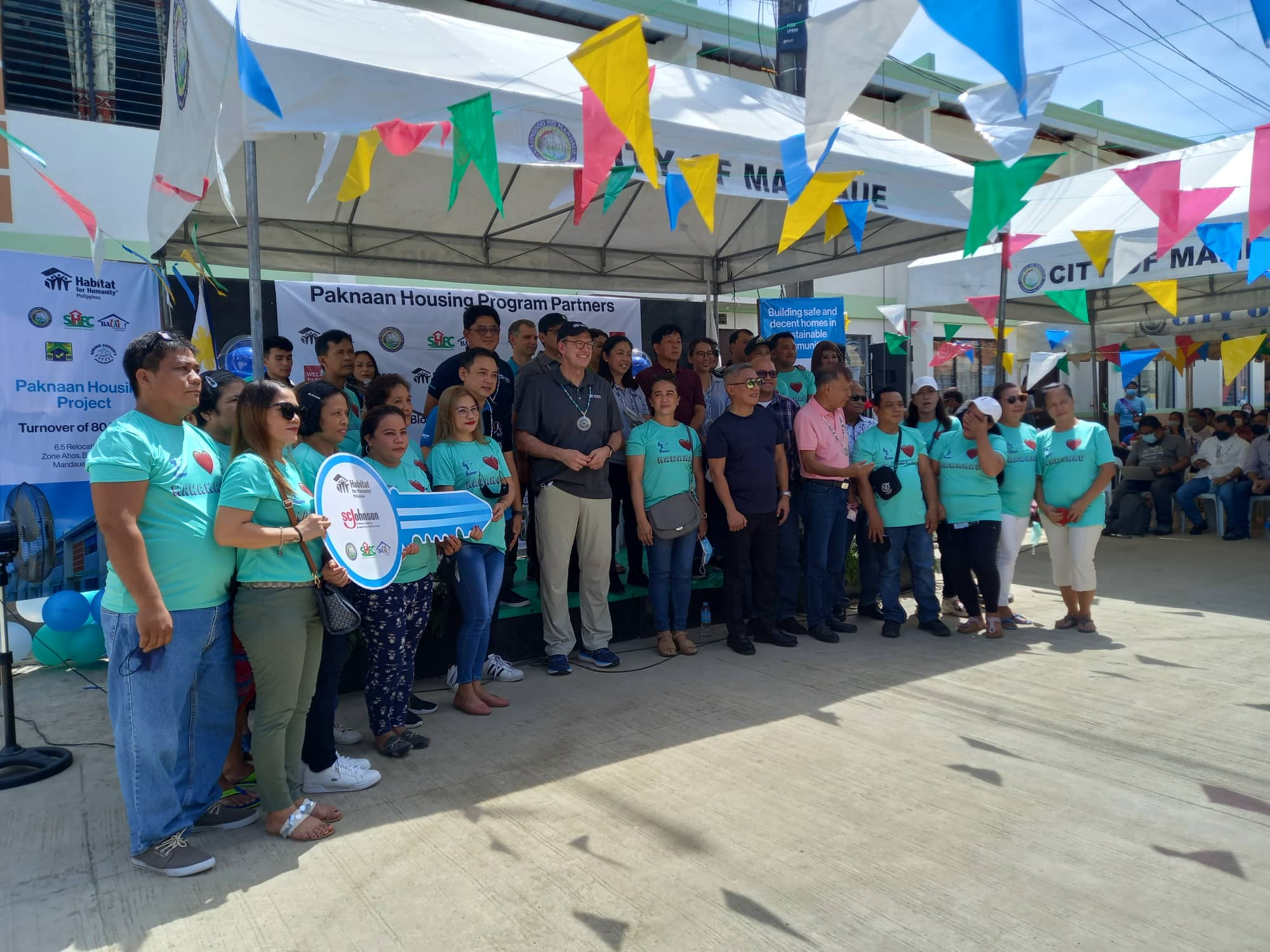 80 vulnerable families in Mandaue City get decent homes | Cebu Daily News