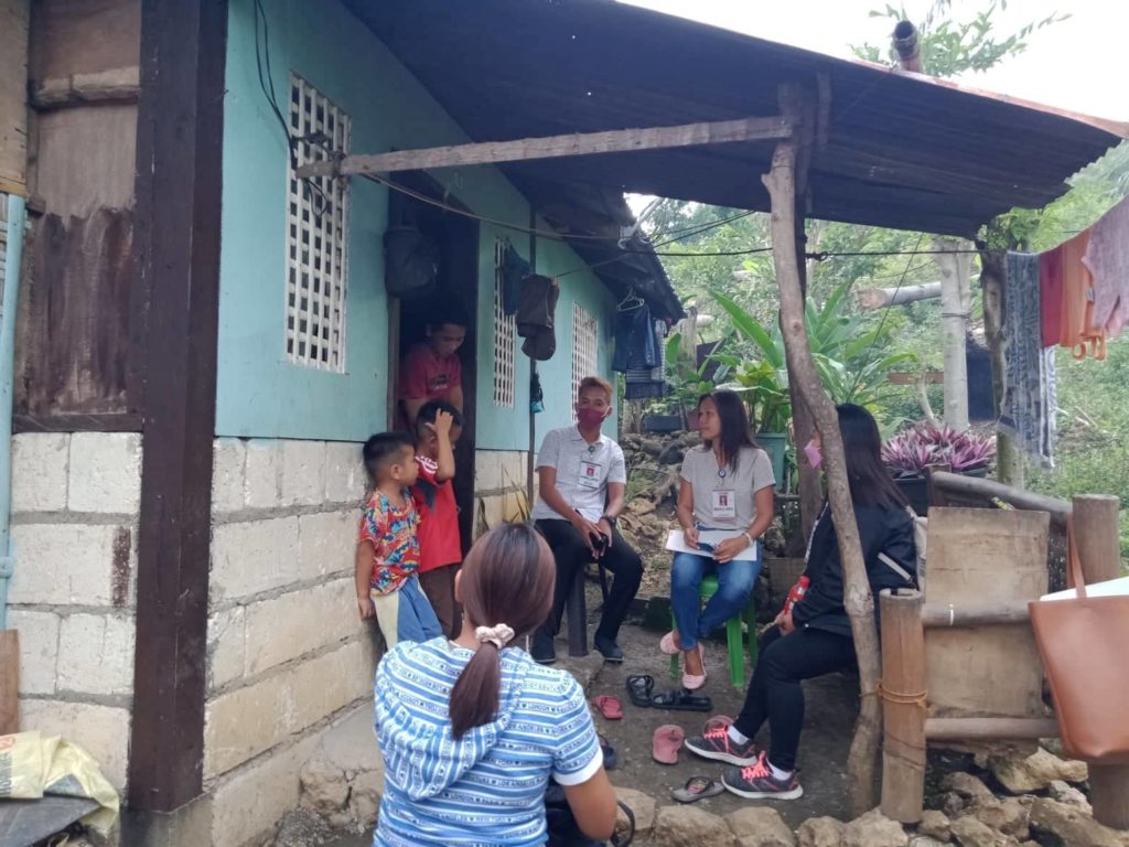 4Ps Municipal Links conduct home visit in Bohol. | Photo courtesy of DSWD-7