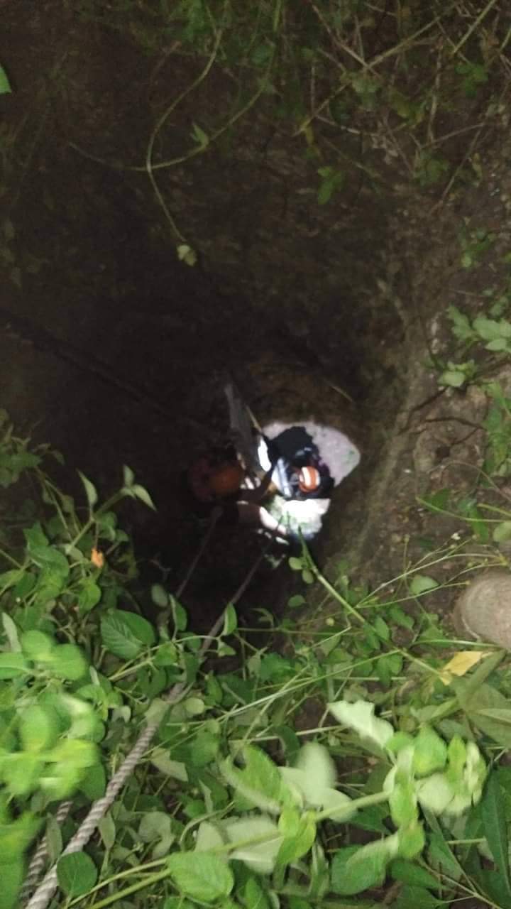 Photo of the retrieval operation for story:Welder who fell into abandoned well in San Fernando town found dead