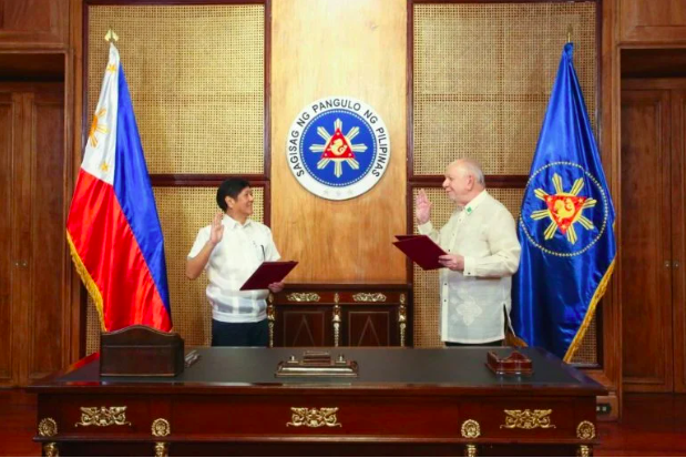 BONGBONG MARCOS KEEPS LHUILLIER. Philippe Lhuillier took his oath as Philippine Ambassador Extraordinary and Plenipotentiary to Spain on Wednesday at the Malacañang Palace. (Photo from Bongbong Marcos Facebook account)
