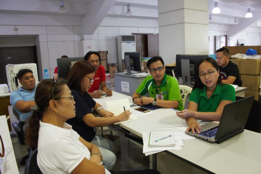 Hillton John Edrial (second from right), Listahanan field coordinator of DSWD-7, is with other DSWD-7 personnel undergoing orientation of Listahan 3. | Contributed photo