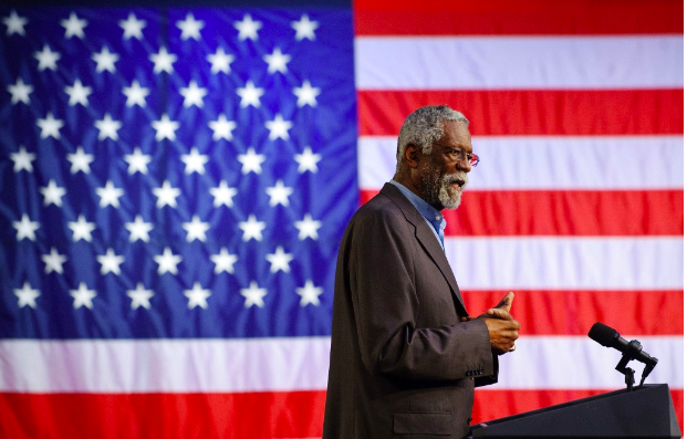 (FILES) In this file photo taken on May 18, 2011, former Boston Celtics basketball player Bill Russell speaks during a DNC fundraiser attended by US President Barack Obama at the Boston Center for the Arts. – NBA great Bill Russell, the cornerstone of a Boston Celtics dynasty that won 11 titles and a powerful voice for social justice, has died at the age of 88, a statement posted on social media said July 31, 2022. (Photo by Mandel NGAN / AFP)