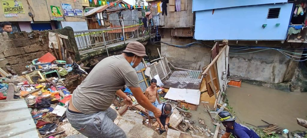 Two individuals were rescued after a part of their house fell into river when a riprap wall collapsed early this afternoon, August 13 in Purok 5, Barangay Kamputhaw, Cebu City.