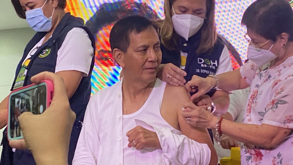 DOH HOLDS BAKUNAHANG BAYAN: PINASLAKAS SPECIAL VACCINATION DAY. In photo is Cebu City Mayor Michael Rama getting his second booster shot at the event.