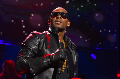 R. KELLY PERFORMS. Singer R Kelly performs during the 2013 Z100 Jingle Ball in New York December 13, 2013. (REUTERS/file photo)