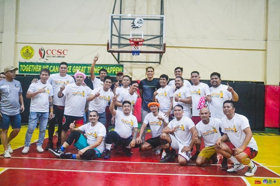 The Agape Zubu Eagle Club poses for a group photo after winning the DEO ET Patria-Ballers Club “Liga ng mga Kuya” last September. | CDN File Photo