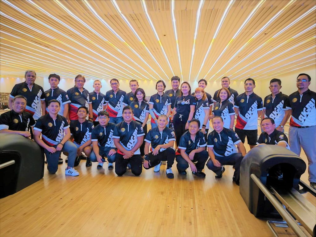 The members of the newly-formed Sugbuanon Bowlers United Association or Sugbu pose for a group photo during the opening of the "Sugbu League" at the SM Seaside City Cebu bowling center. | Glendale G. Rosal