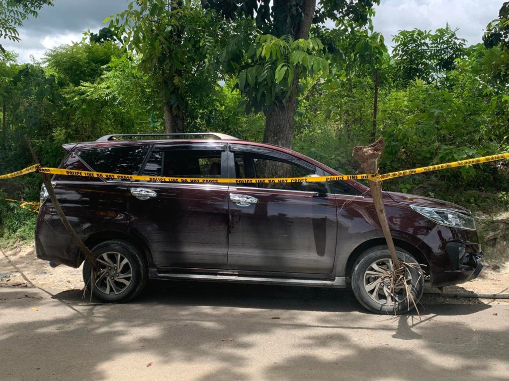 The suspected drug dealer left behind his car where the drugs were found and escaped during the buy-bust operation in Barangay Busay, Cebu City today, Oct. 3. | Contributed photo